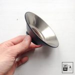petit-abat-jour-cône-vintage-métal-biseauté-noir-texture-4