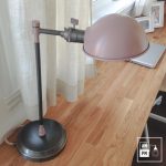 Lampe-de-table-industrielle-girlie-rose-A2P08-11