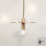 Lampe-suspendue-minimaliste-moderne-avec-disque-plat-laiton-satine-A3S50