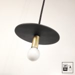 Lampe-suspendue-minimaliste-moderne-avec-disque-plat-noire-laiton-brosse-A3S50-1