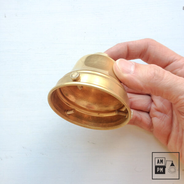Lustre En Tissu Avec Support D'Abat-Jour Sur Applique À Côté De La