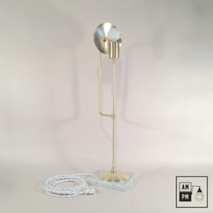 lampe-sur-table-klimt-collection-mid-century-laiton-satellite-A3K47